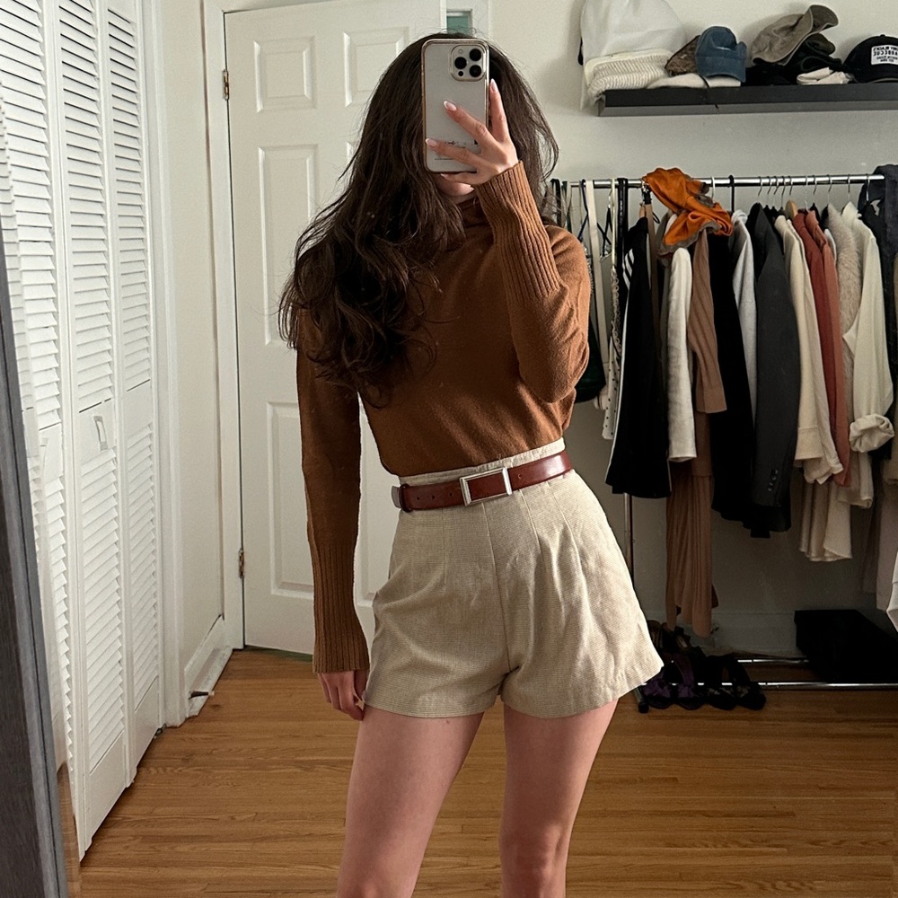 Beige checkered shorts